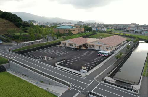 認定こども園　あおい幼稚園　園舎全景