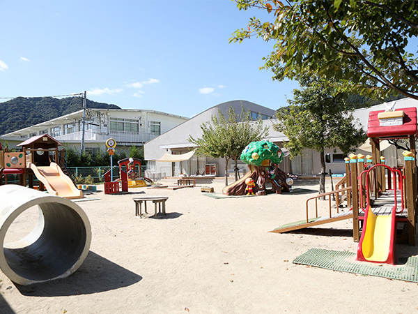 認定こども園 野田学園幼稚園　園舎全景