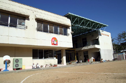 西宇部小百合幼稚園　園舎全景